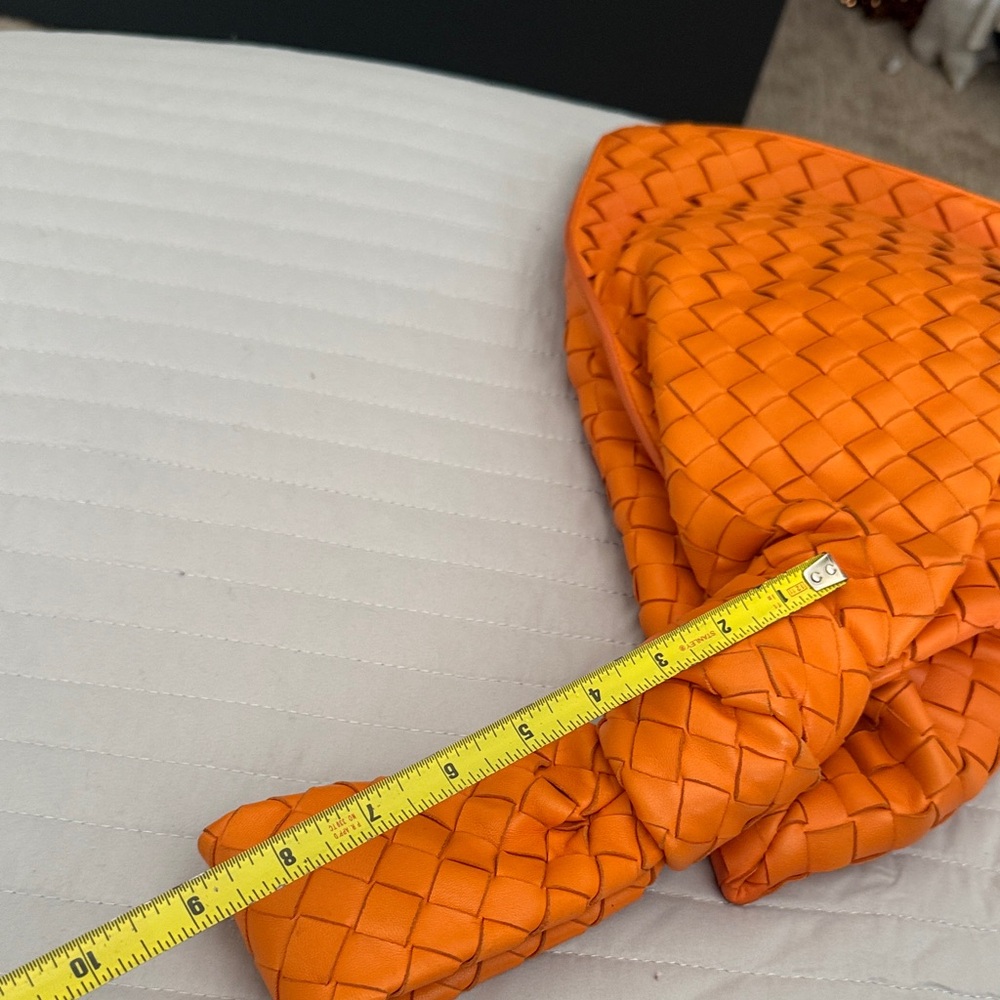 Bottega Veneta Intrecciato Twist Bag - Orange Handle Bags ... - Picture 14 of 14